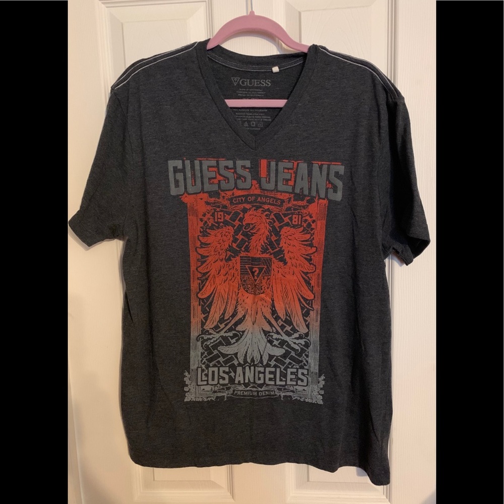 EUC Guess v-neck tee. XL. Super soft!!!